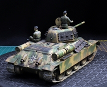 1/35 ドイツ軍鹵獲車輛 T34/76「405」 戦車兵フィギュア×2体付き 制作完成品_画像9