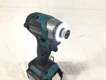 ☆比較的綺麗☆makita マキタ 18V 充電式インパクトドライバー TD173DRGX 青/ブルー バッテリー2個(18V 6.0Ah) 充電器 ケース 88174_画像8