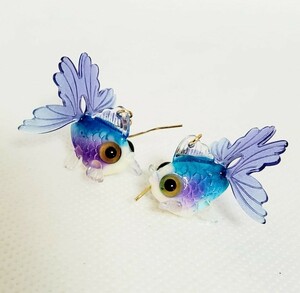 金魚のピアス　青　和風　浴衣　夏のピアス　魚 HANAKO