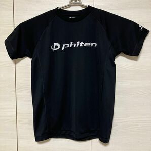 phiten(ファイテン) RAKUシャツ SPORTS (SMOOTH DRY) 半袖 ブラック/銀ロゴ　プラクティスシャツ