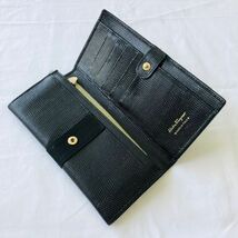 tk5013【60】//Salvatore Ferragamo★サルヴァトーレフェラガモ　二つ折り長財布　黒　ブラック　レディース_画像7