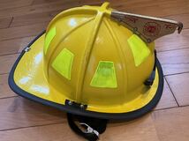 米国消防士　NFPA 規格品ヘルメット　ファイヤーファイター　_画像2