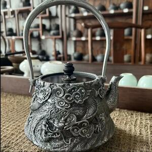 鉄瓶でお茶を沸かす家庭用鋳鉄ケトル砂鉄純手作り銑鉄コーティング手作り茶器ゆで水ポット 1300ML