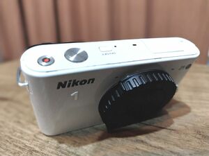 ジャンク品　Nikon1 J1 ミラーレスカメラ