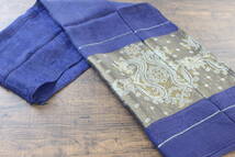 新品 【シルク100% SILK】ペイズリー柄 ネイビー 紺 NAVY ゴールド GOLD 金 スカーフ/ストール_画像3