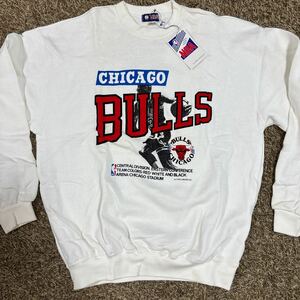 【新品・タグ付】シカゴ・ブルズ　90's スウェット トレーナー　白　LLサイズ　ＮＢＡ　バスケットボール(Chicago Bulls)