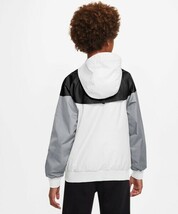 NIKE KIDS ウィンドライナー 130㎝ 定価6,600円 ホワイト 春 夏 梅雨 レインジャケット パーカー アウター ウィンドブレーカー 120 110_画像3