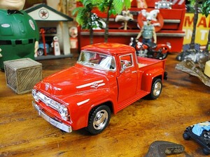 1956 год Ford F-100 pick up литье под давлением миникар ( красный )