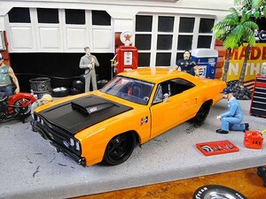 Jada 1970年プリムス　ロードランナー　ダイキャストミニカー 1/24スケール（オレンジ） ■ アメリカン雑貨 アメリカ雑貨