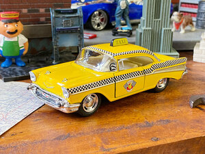 1957年シボレー　ベルエア　イエローキャブ　ダイキャストミニカー　1/40スケール ■ アメリカン雑貨 アメリカ雑貨