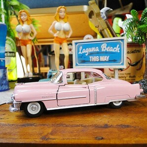 1953年キャデラック シリーズ62 クーペ ダイキャストミニカー 1/43スケール（ピンク） ■ アメリカン雑貨 アメリカ雑貨の画像4