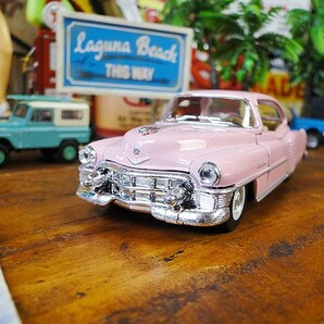 1953年キャデラック シリーズ62 クーペ ダイキャストミニカー 1/43スケール（ピンク） ■ アメリカン雑貨 アメリカ雑貨の画像3