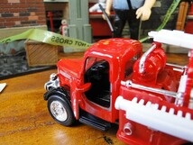昔の消防車　ファイヤートラック　ミニカー（レッド×シルバー） ■ アメリカン雑貨 アメリカ雑貨_画像5