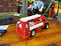 昔の消防車　ファイヤートラック　ミニカー（レッド×シルバー） ■ アメリカン雑貨 アメリカ雑貨_画像6