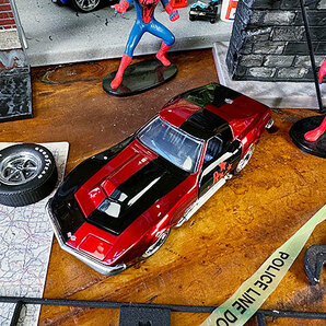 Jada DC コミック ハーレークイン 1969年シボレー コルベット スティングレイ ダイキャストミニカー 1/32スケールの画像5