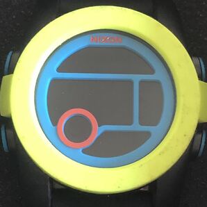 250-0477 NIXON ニクソン メンズ腕時計 ラバーベルト クオーツ THE UNIT 40 電池切れ 動作未確認の画像2