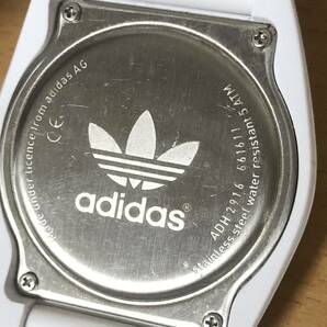 245-0368 adidas アディダス メンズ腕時計 ラバーベルト クオーツ 白 ホワイト ADH2916 電池切れ 動作未確認の画像5