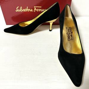 【新古品/BOX付/定価¥61950】SalvatoreFerragamo BISAR サルバトーレフェラガモ フェラガモ スエードパンプス　61/2 24cm ブラック　＊DJ