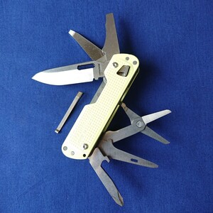 LEATHERMAN(レザーマン) FREE T4 (218)