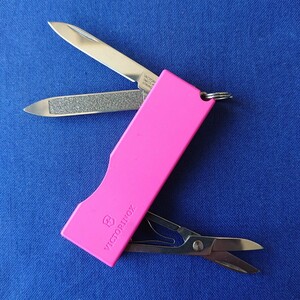 VICTORINOX