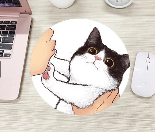 ネコちゃんプリントのマウスパッド ハチワレ猫