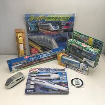 ■電車グッズ まとめ 8点セット トレーンNゲージ / ぴったんこ超特急 ドクターイエロー / プラレール / 連結でGO! / 新幹線カレンダー 他■_画像1