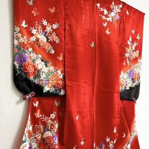 KIRUKIRU リサイクル 女児用着物 身丈134.5㎝ 赤地に蝶々やシャクヤク 和花 豪華 七五三 レトロ 和装 着付け 着物の画像3
