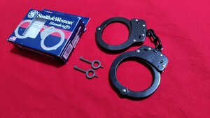 新品 S&W HAND CUFFS 手錠 ハンドカフ M100-1B スミス＆ウェッソン Smith&Wesson POLICE ポリス FBI 警察 実物