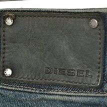 ◇417565 DIESEL ディーゼル ローライズストレートダメージジーンズ デニムパンツ MATIC サイズ24 チェーン レディース イタリア製_画像4