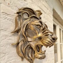 ライオンの頭部彫像ゴールド樹脂製豪華な壁装飾インテリア彫刻珍しい発見玄関 ウォール壁装飾輸入品_画像2