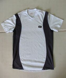 N652＊80～90ｓNIKE　VネックTシャツ　USA製　Sサイズ　ツートン