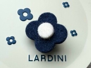 新品◆LARDINI◆紺×白フェルト製ブートニエール◆ネイビー×ホワイト◆ジャケット ジレ ベスト用◆ラペルピン◆ブローチ◆ラルディーニ