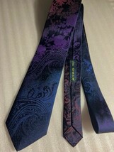 極美品◆ETRO◆青紫赤グラデーション花柄ペイズリーネクタイ◆イタリア製◆ブルーネイビー/パープル/ワインボルドー◆ボタニカル柄◆エトロ_画像10