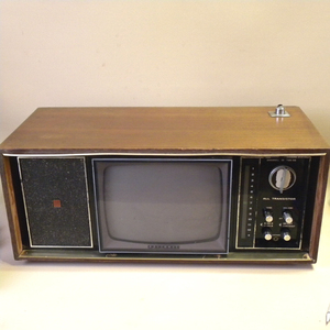 【ジャンク品】1960年代 当時物 松下電器 ナショナル 小型トランジスタテレビ TR-10W ( 古い 昔の 昭和 レトロ 家電 修理 部品