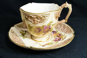  antique ROYAL WORCETER Royal Worcester gold paint cup & saucer gold paint.N