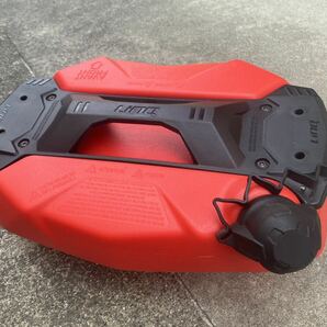 Sea-Doo LinQ Fuel Caddy シィードゥ純正 携行缶 写真の商品が全てです。ジェットスキー JET SKIの画像2