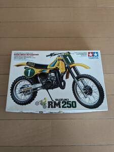 当時物　TAMIYA タミヤ プラモデル 未組立 バイク 1/12 オートバイシリーズNO.13 スズキRM250モトクロッサー SUZUKI RM250