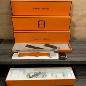 HERMES Apple Watch series 4 40mm レザーベルト スポーツバンド A2007