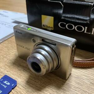 美品 Nikon ニコンS510 オールドコンデジ　純正ケース付　付属品完備 COOLPIX コンパクトデジタルカメラ　デジカメ