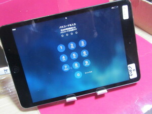 ジャンク iPad mini2 第2世代 Wi-Fi A1489 タブレット 銀　難　5-6303