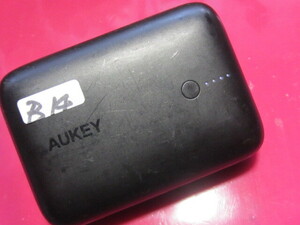ジャンク モバイルバッテリ　aukey　pb-n83s　10000mAh 37wh 黒　b１４