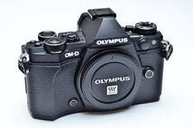 OLYMPUS OM-D E-M5 Mark II Body バッテリー2個付 シャッター回数少 センサー清掃済_画像1