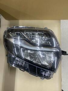  ダイハツ タント カスタム LA650S LED 右ヘッドライト 81130-B2760 KOITO 100-69075 