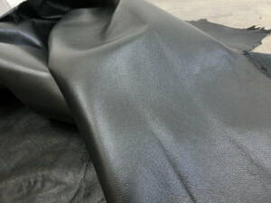 J60　黒　衣料革　シープ革　柔らかテロテロソフト　0,8~0,9ミリ　70デシ　革小物レザークラフト材料　ハンドメイド　手作り材料