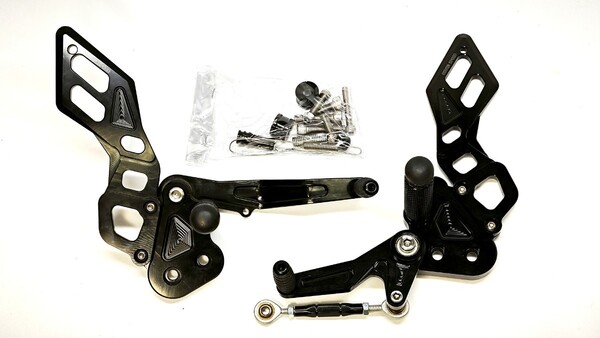 ラストmade in thailand 送料無料、匿名発送 アルミ削り出し z125pro用バックステップ ブラック ボルトオン用取り付けショートパーツ付き