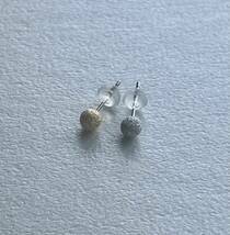 プラチナ&K18丸玉ピアス 4mm 片耳ずつフラッシュボールピアス 送料無料 _画像3