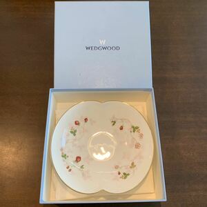 ウェッジウッド マリアージュボウル 皿 20cm ワイルド ストロベリー Wild Strawberry WEDGWOOD プレート 洋食器 食器　金彩　金縁　盛り皿