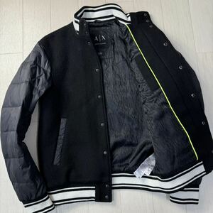 美品/L相当★アルマーニ/ARMANI EXCHANGE ロゴ総柄 袖ダウン メロトンウール コンビ素材 フライトジャケット スタジャン 中綿 メンズ 黒