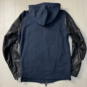 美品/M-L相当★ディーゼル/DIESEL 袖レザー 羊革 コンビパーカー フーデットジャケット ダブルジップ バイカラー プレートロゴ メンズ 紺の画像3