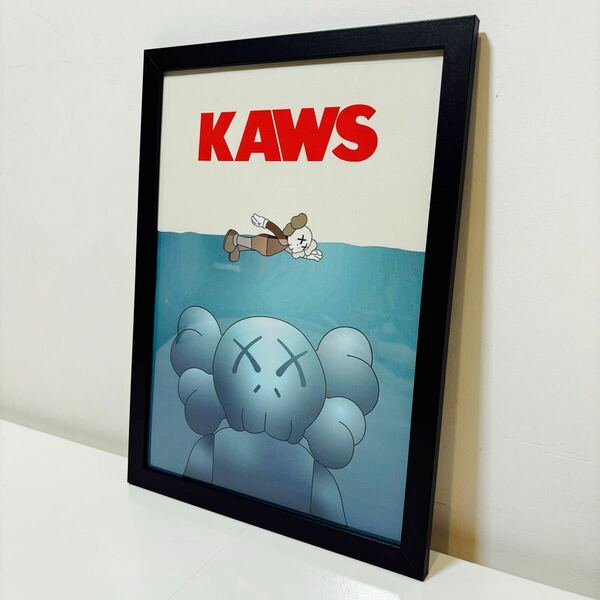 【黒額付きポスター】KAWS(カウズ)47ベアブリック(A4サイズ)